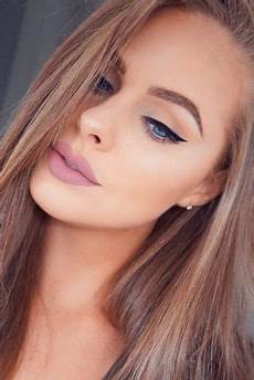 Makeup With Bronzer