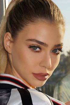 Makeup With Bronzer
